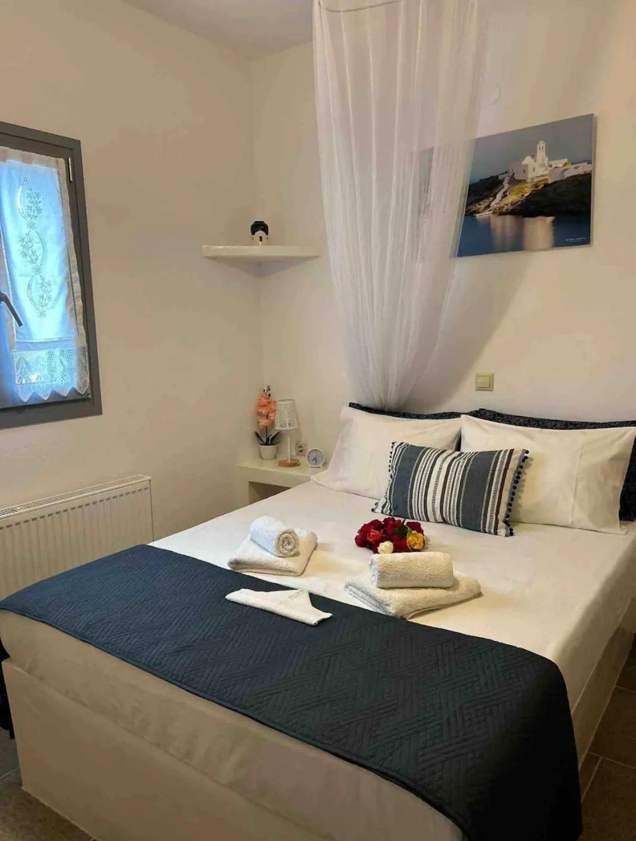 Diavrouxas House In Sifnos *