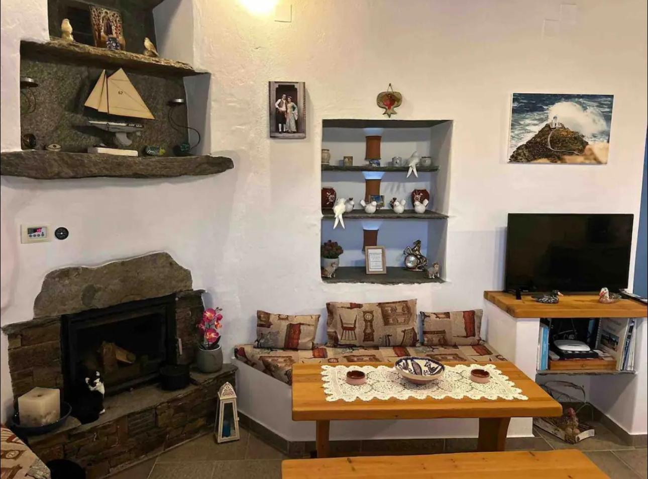 Diavrouxas House In Sifnos