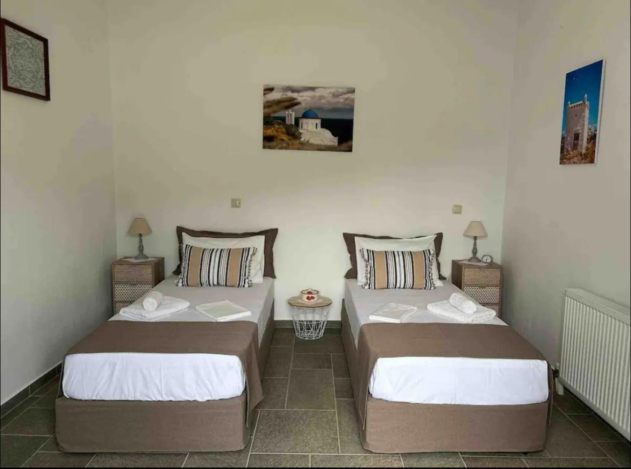 Diavrouxas House In Sifnos Apartment